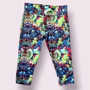 USA Pro Colorful Floral Print Capri Leggings